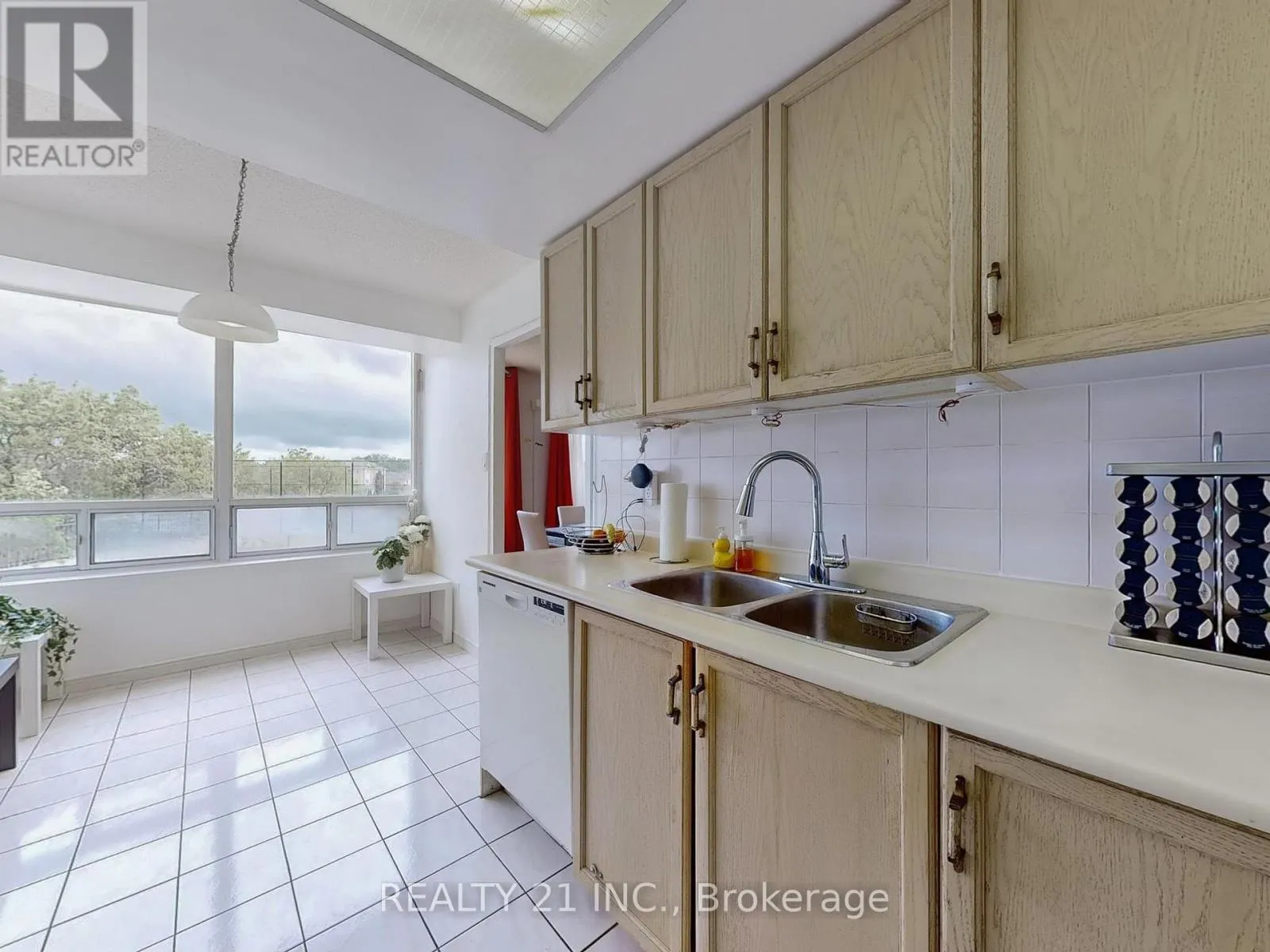 488 - 1 GREYSTONE WALK DR DRIVE