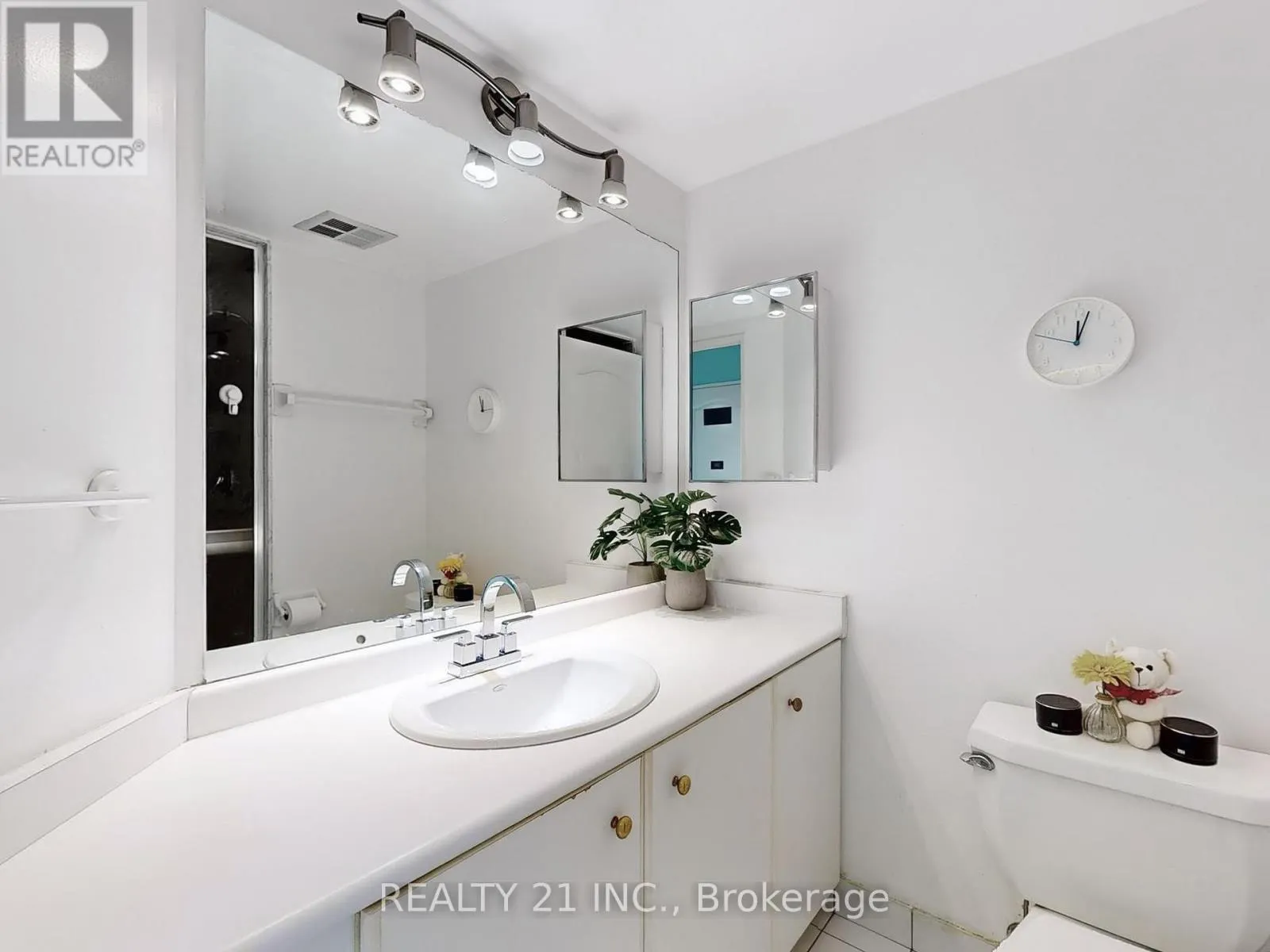 488 - 1 GREYSTONE WALK DR DRIVE