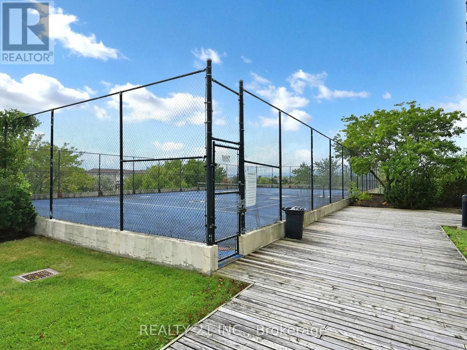 488 - 1 GREYSTONE WALK DR DRIVE