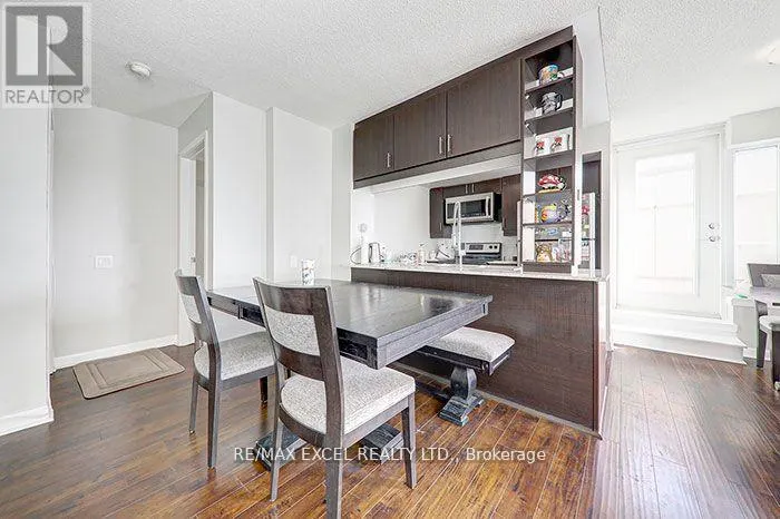 608 - 25 TOWN CENTRE CRT STREET S