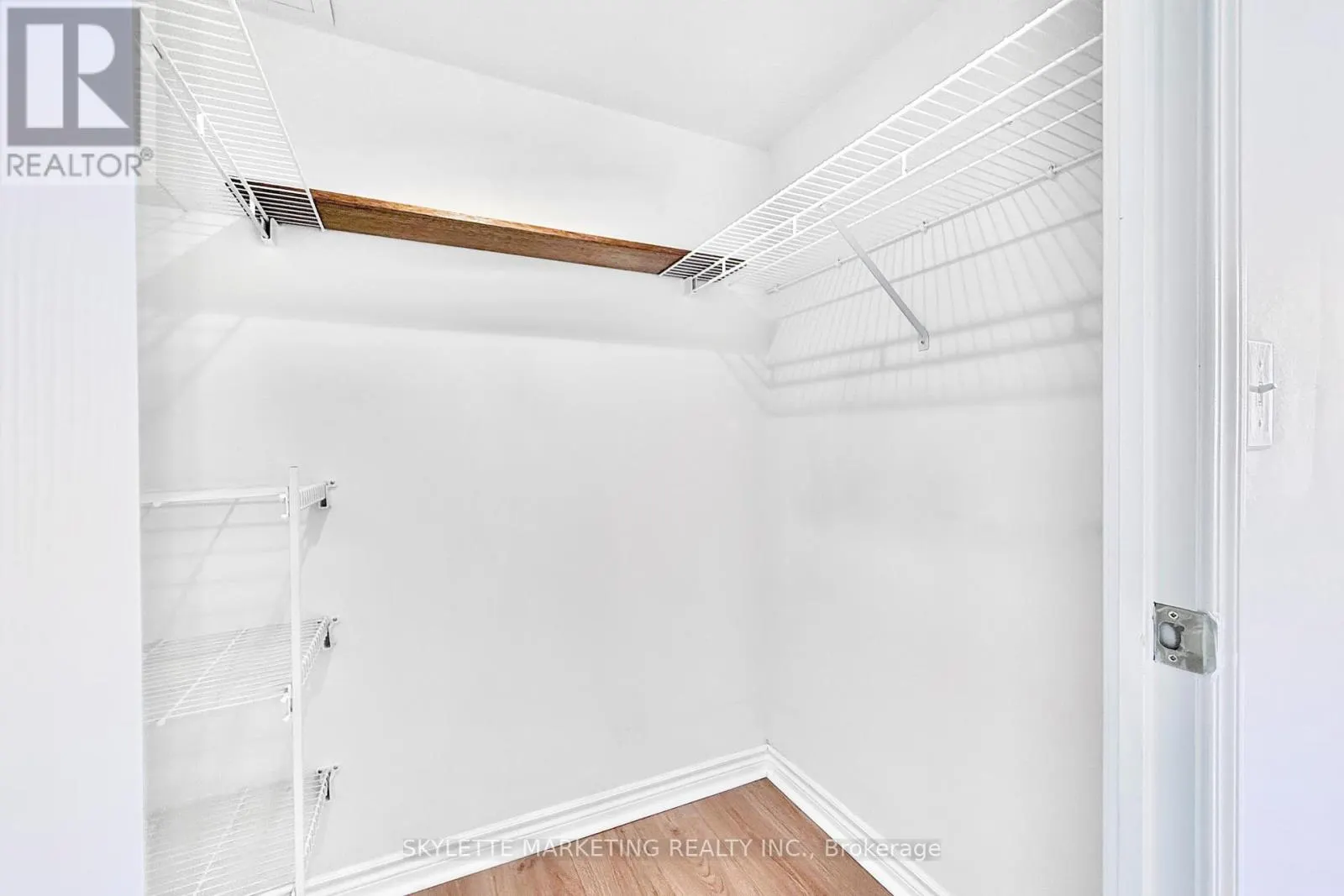 1109 - 5039 FINCH AVENUE E