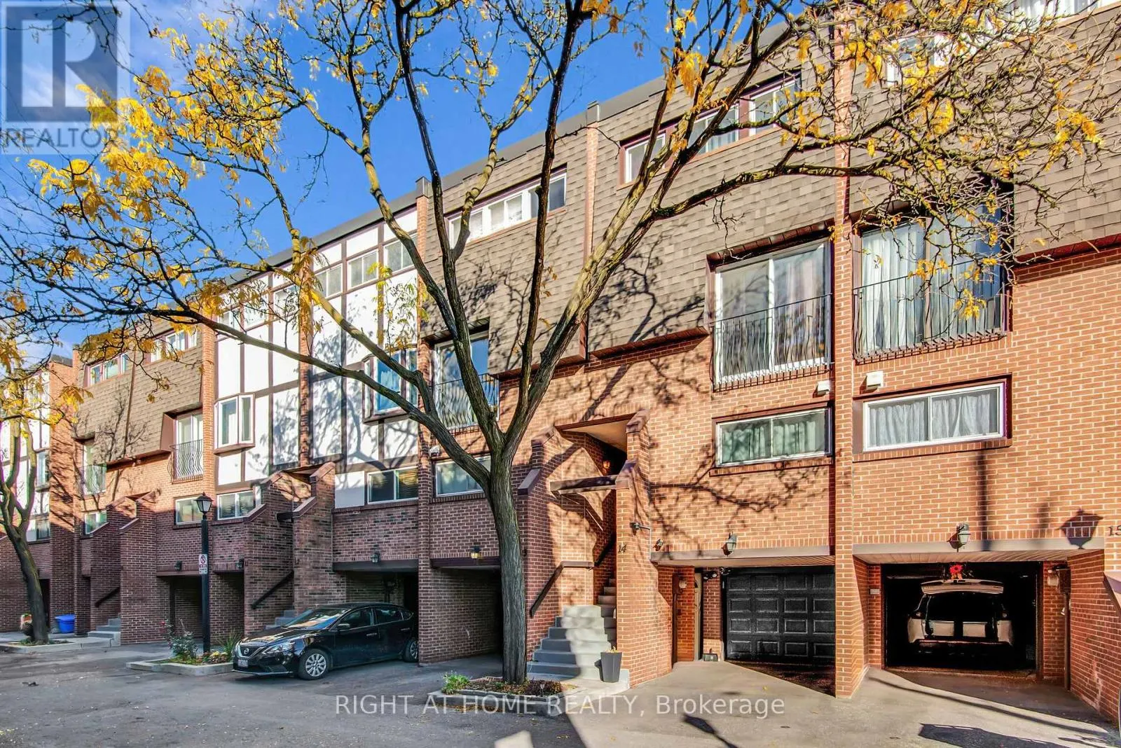 13 - 2716 ST CLAIR AVENUE E