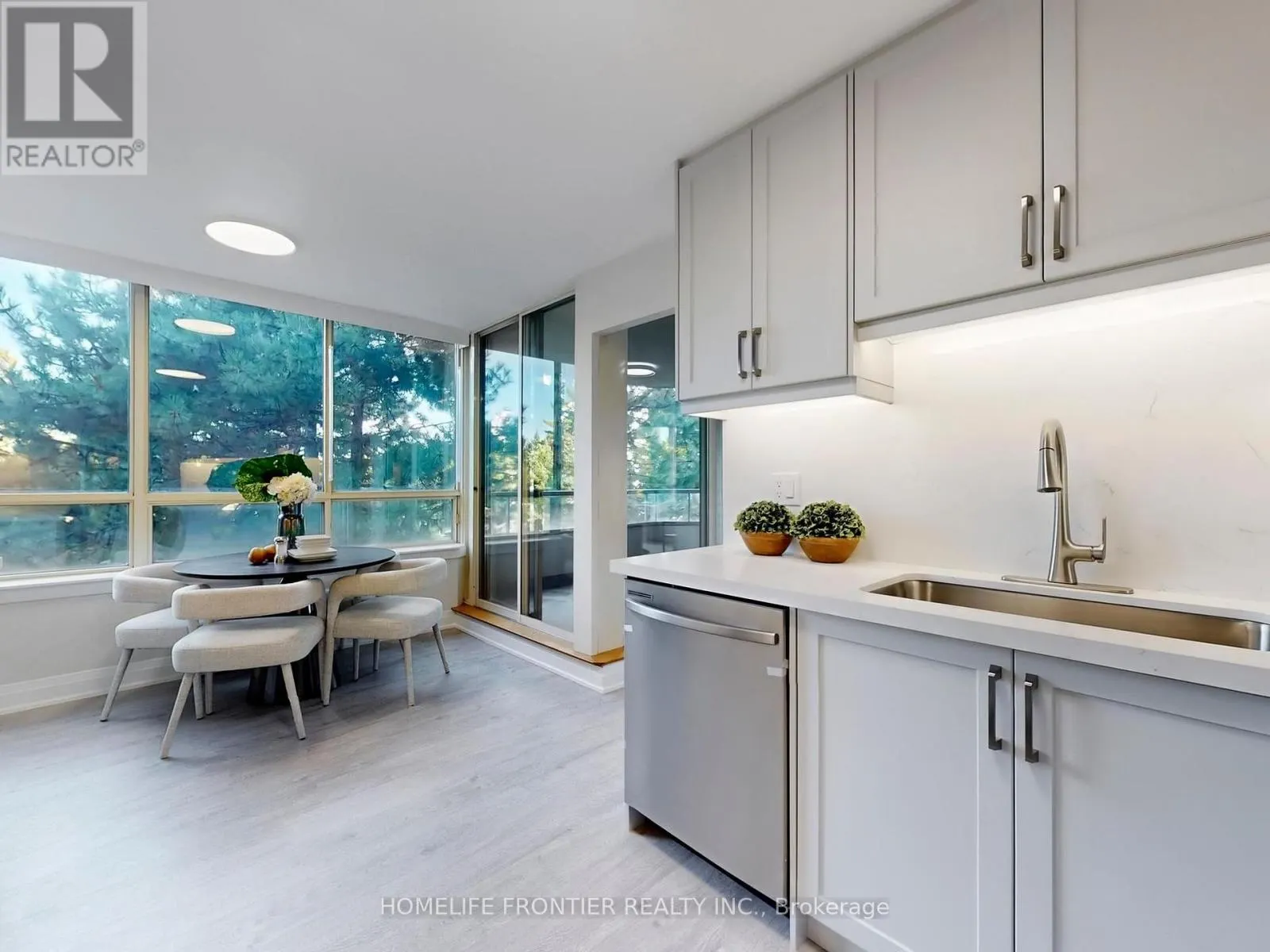 215 - 175 BAMBURGH CIRCLE