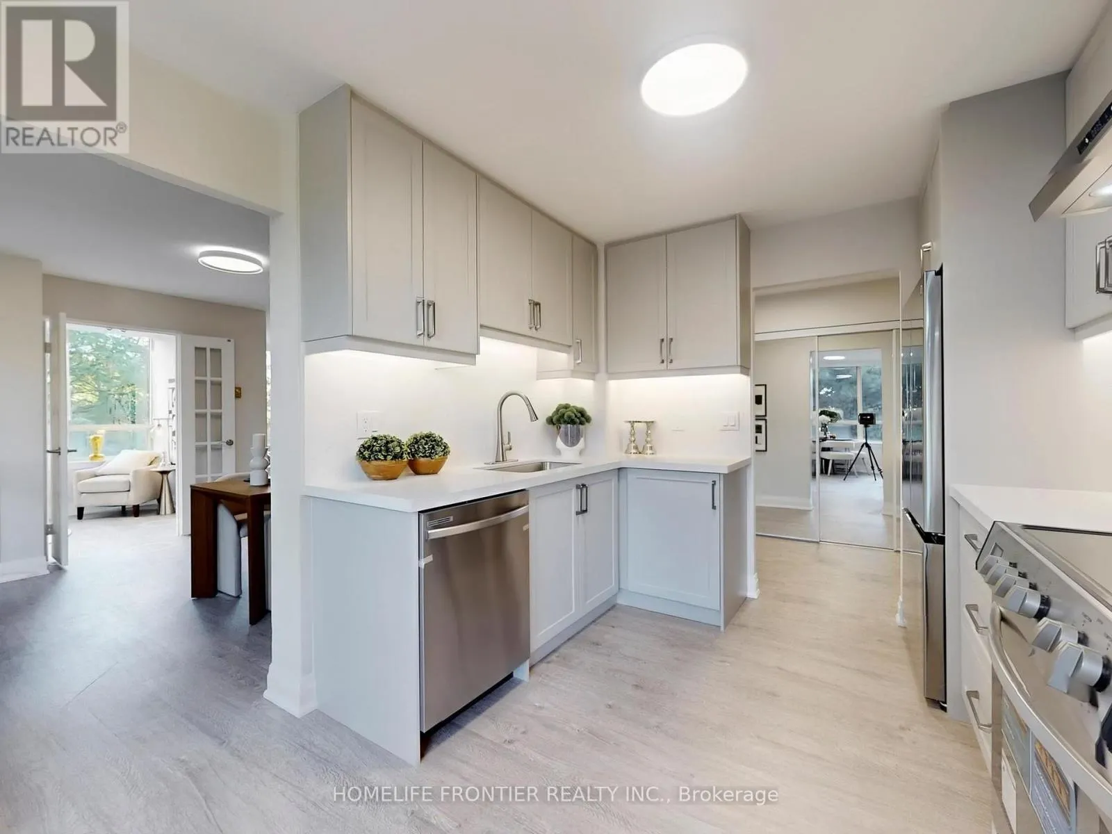 215 - 175 BAMBURGH CIRCLE