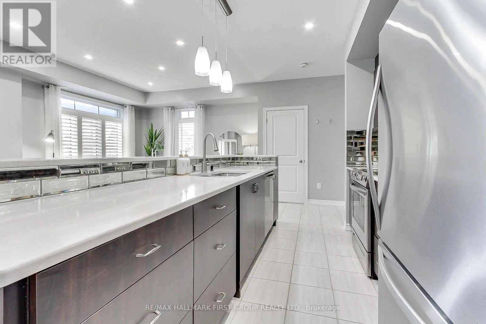 2522 BOSTON GLEN