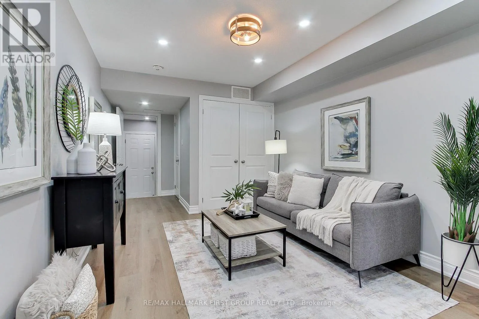 2522 BOSTON GLEN