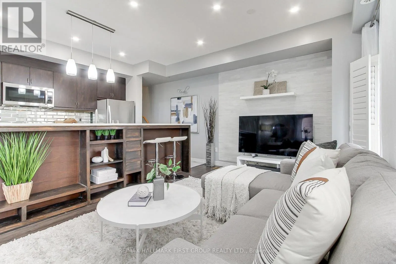 2522 BOSTON GLEN