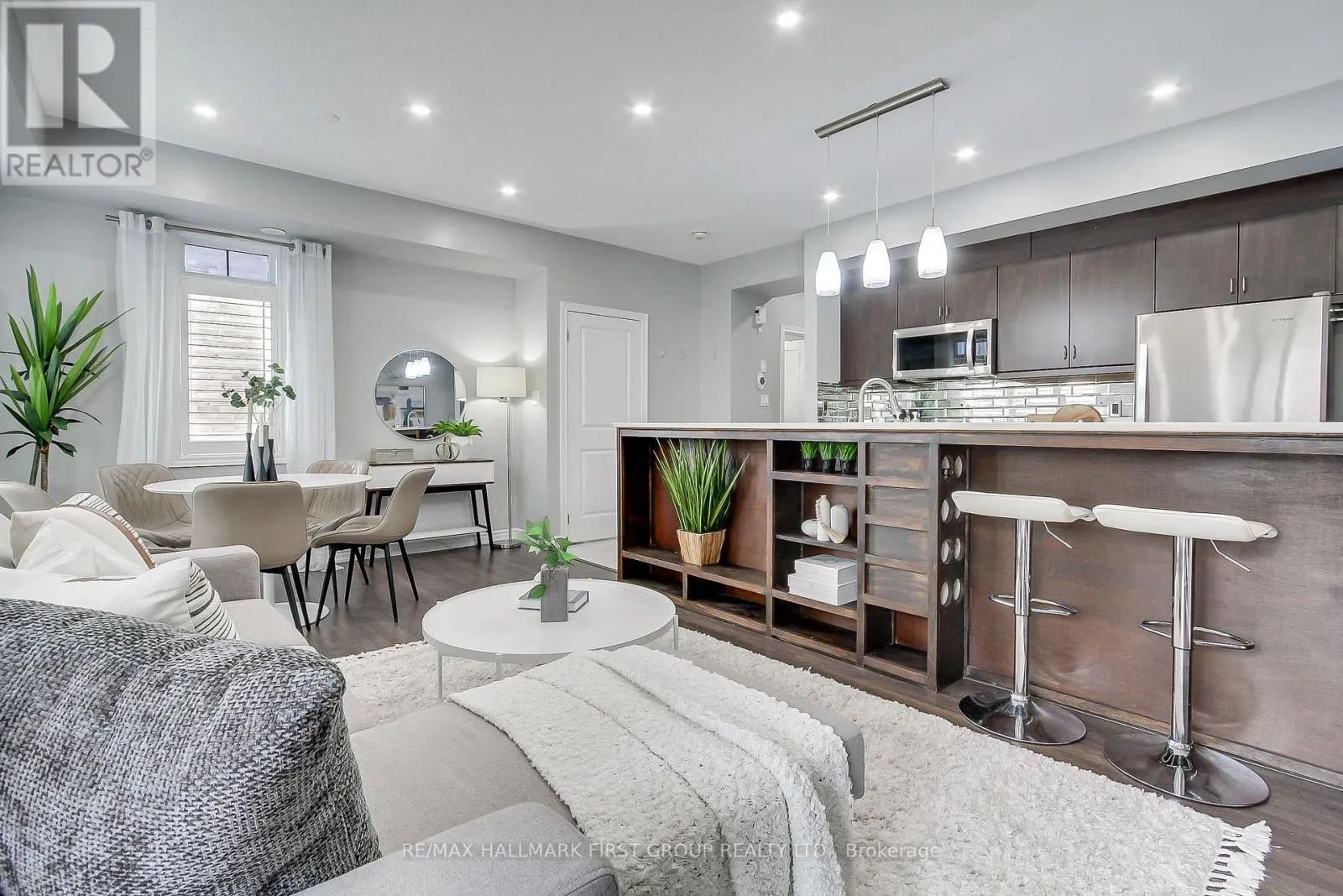 2522 BOSTON GLEN