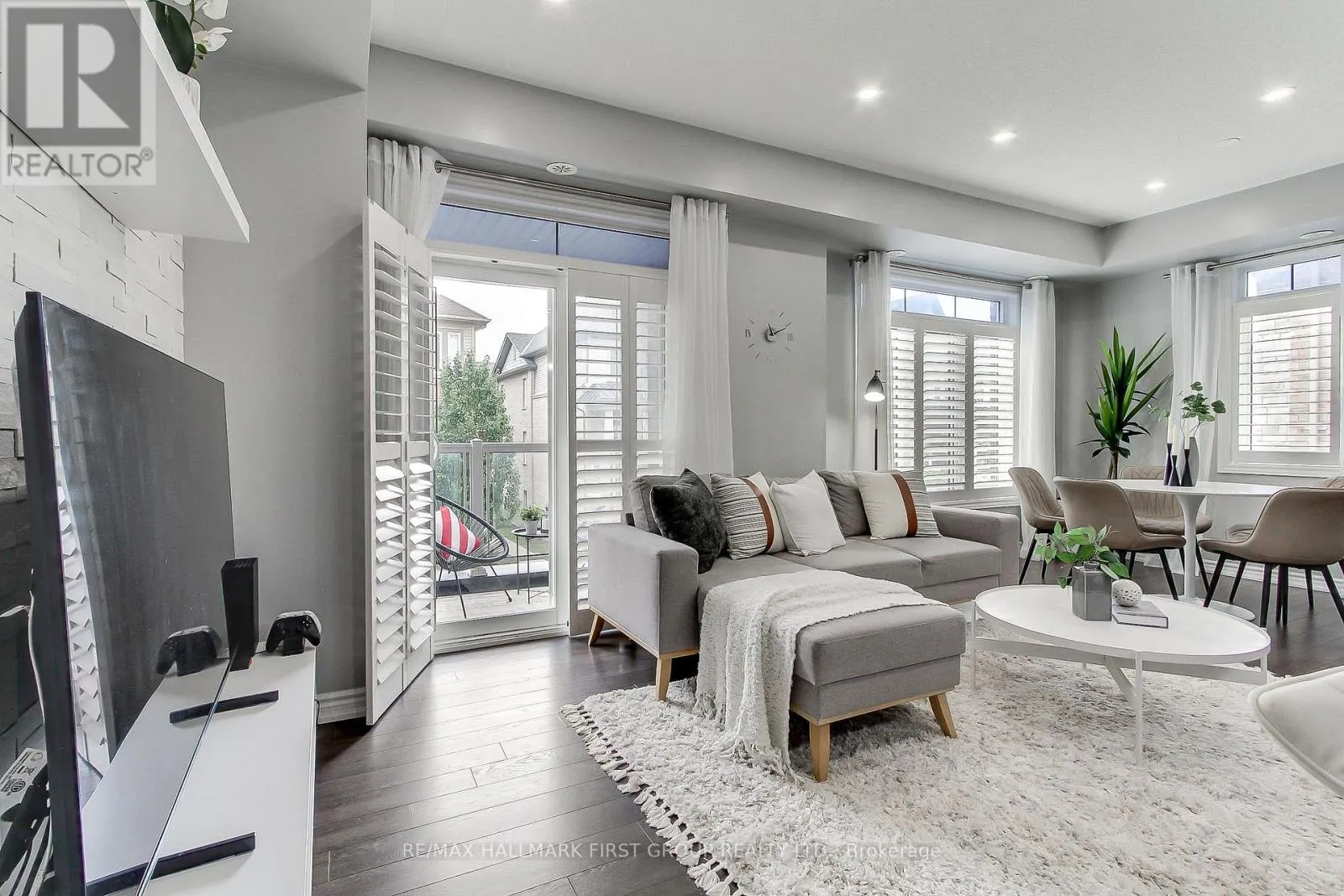 2522 BOSTON GLEN