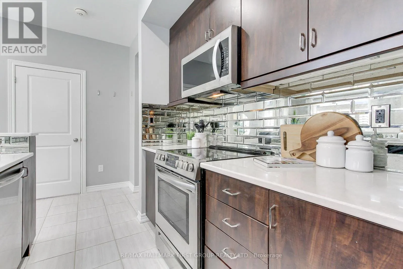 2522 BOSTON GLEN