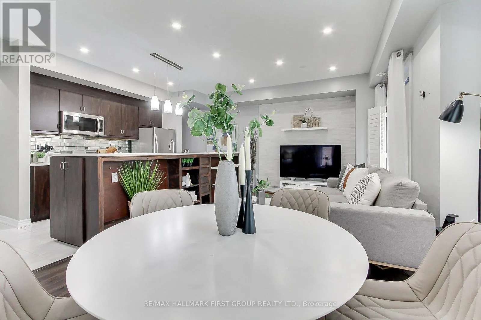 2522 BOSTON GLEN