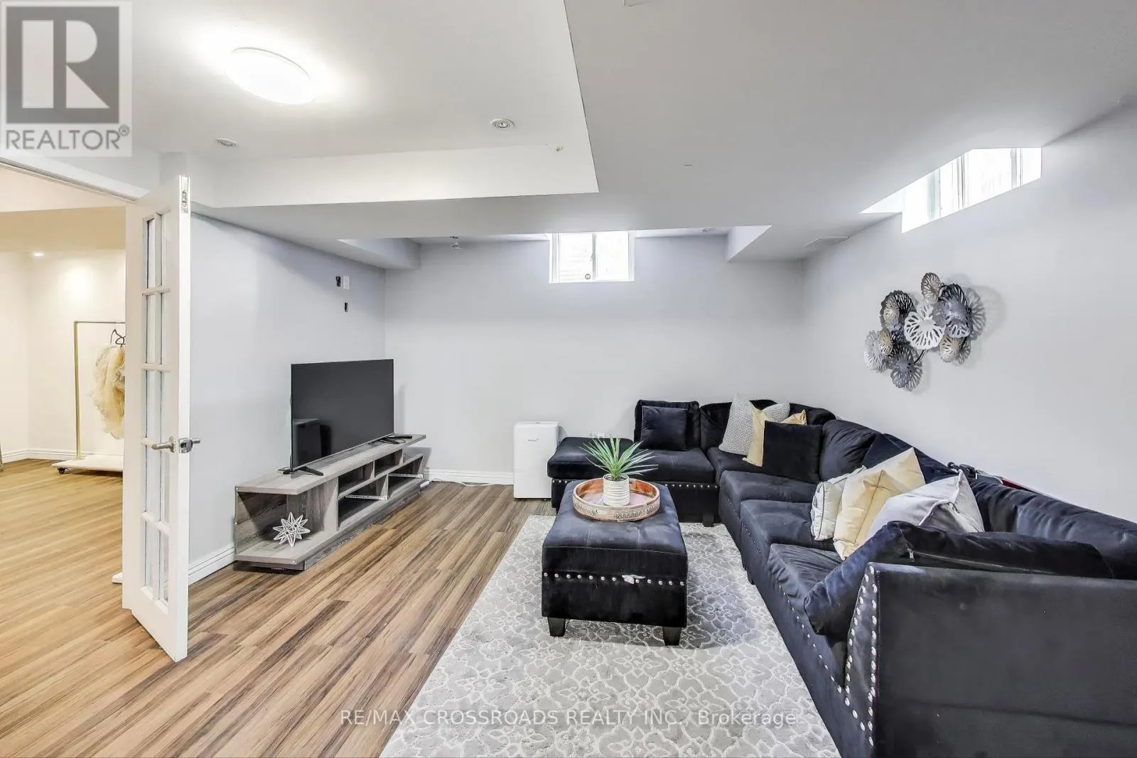 1104 BENEFORD ROAD