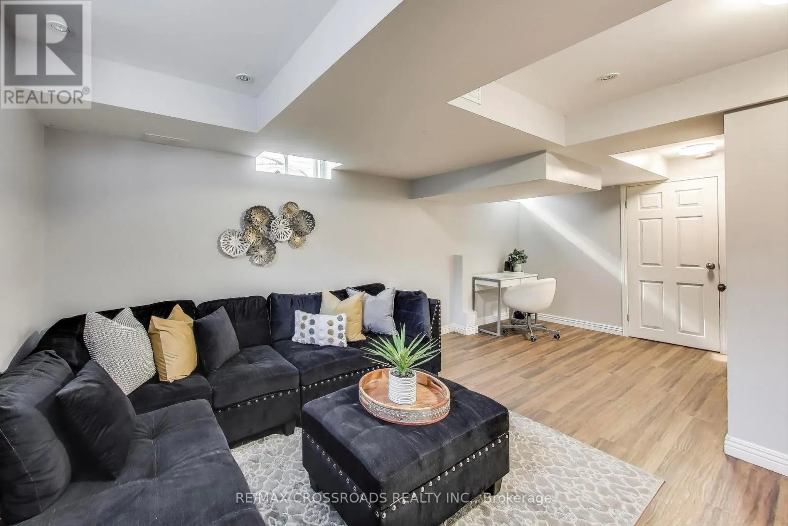 1104 BENEFORD ROAD