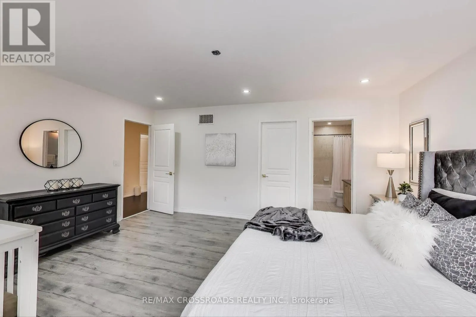 1104 BENEFORD ROAD