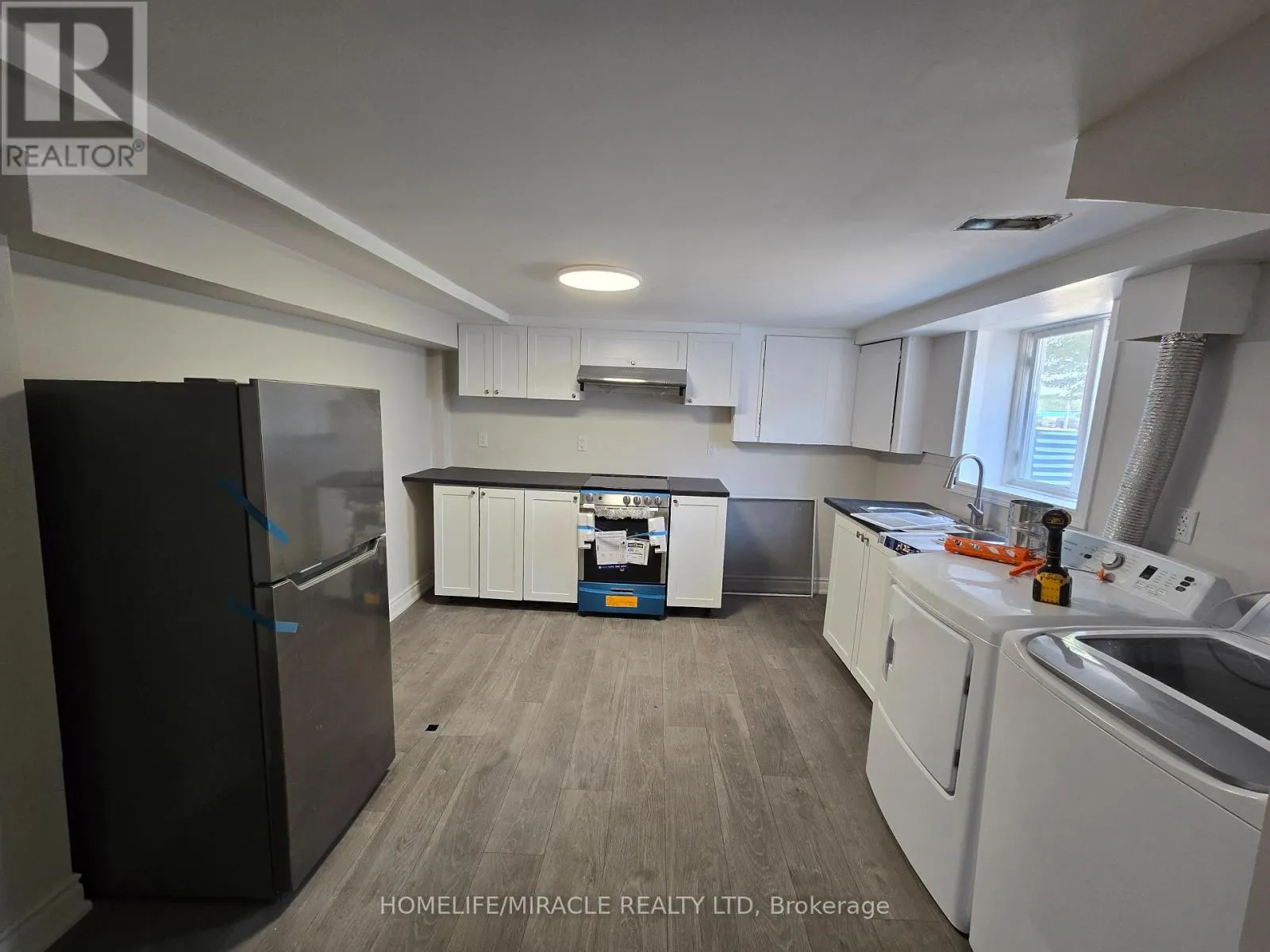 BSMT - 1281 KING STREET E