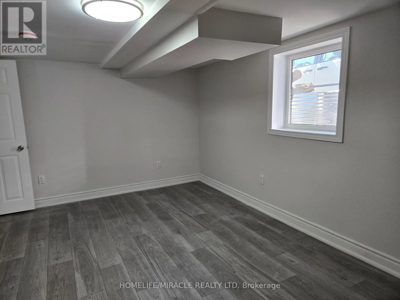 BSMT - 1281 KING STREET E