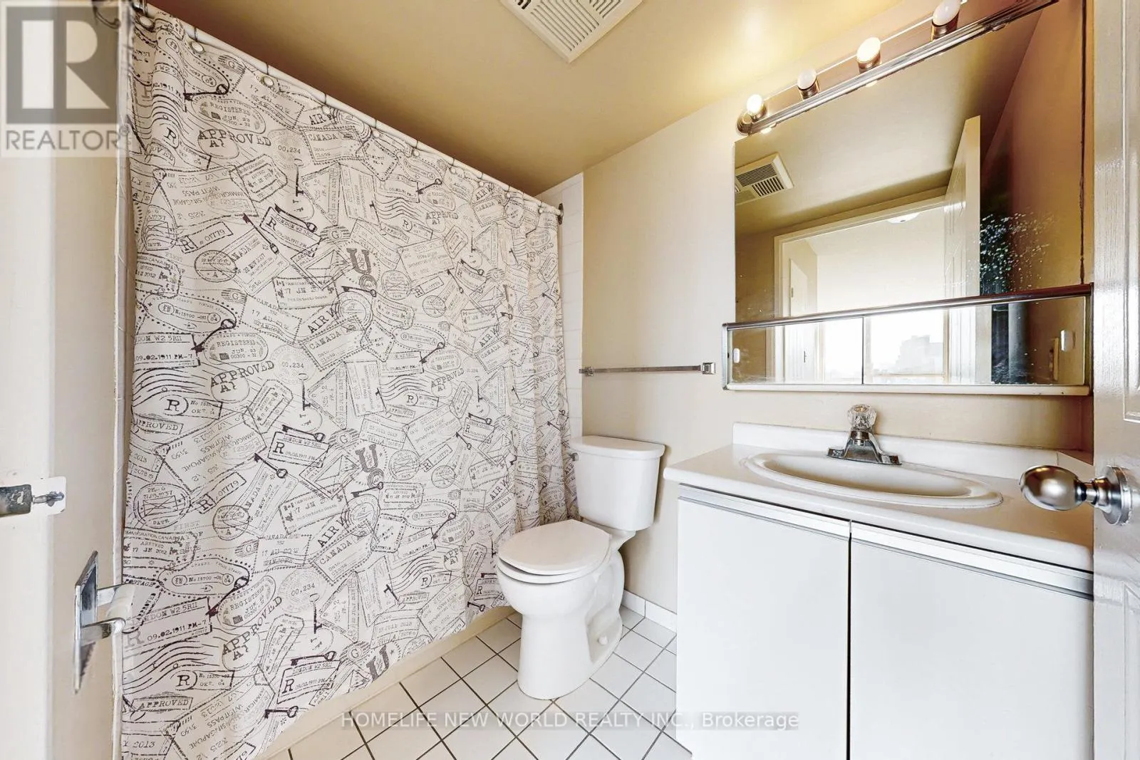 706 - 711 ROSSLAND ROAD E