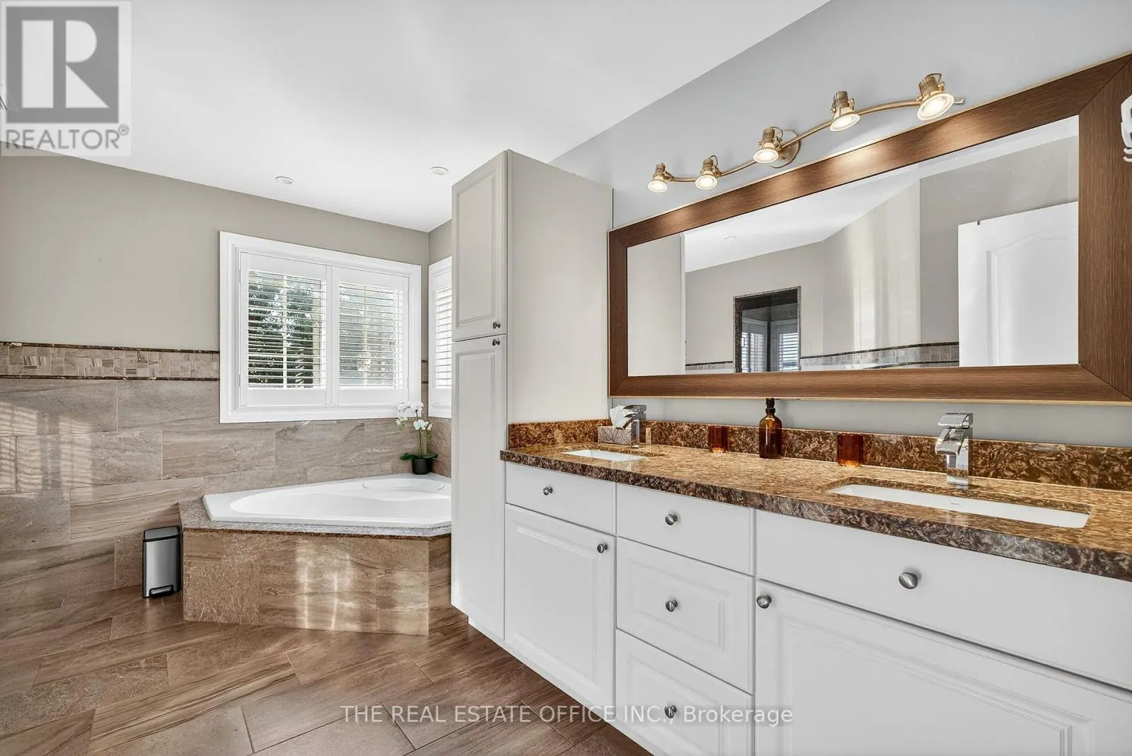 1772 WHITESTONE COURT