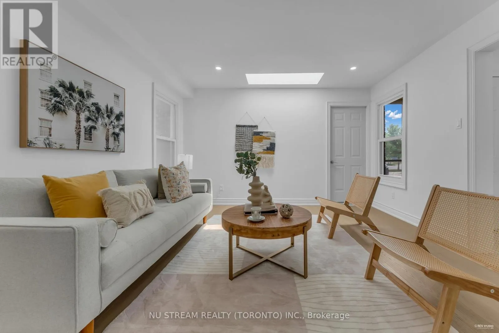 26 SILBURY DRIVE