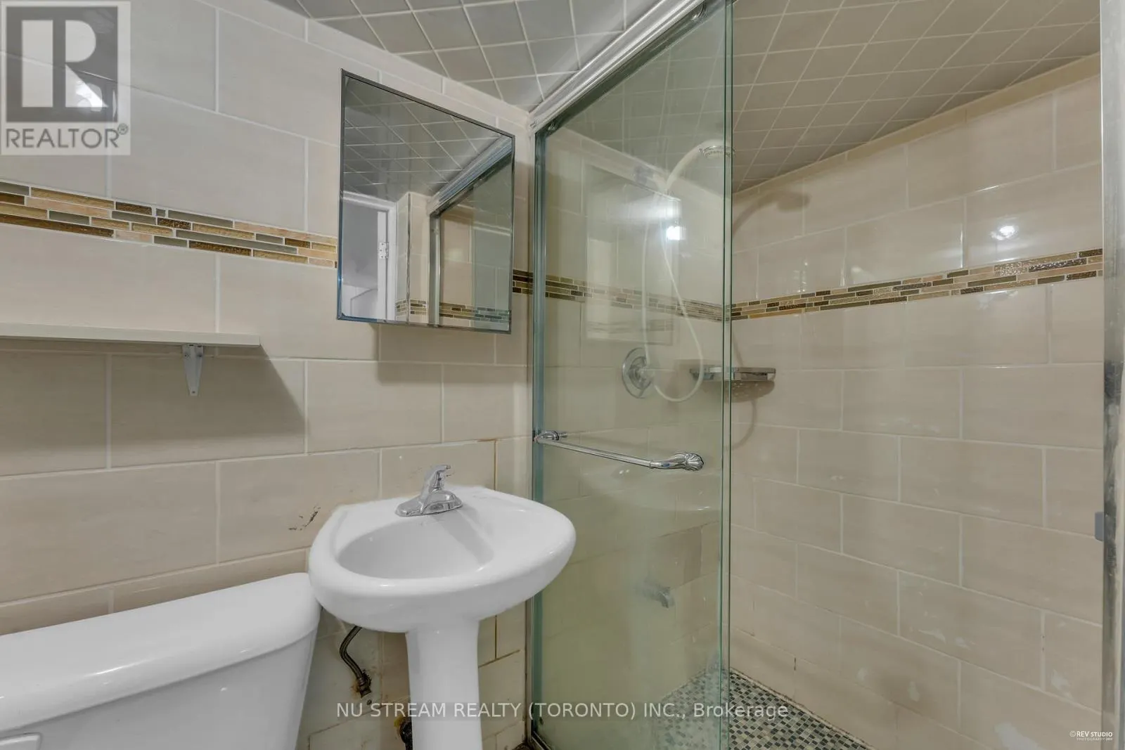 26 SILBURY DRIVE