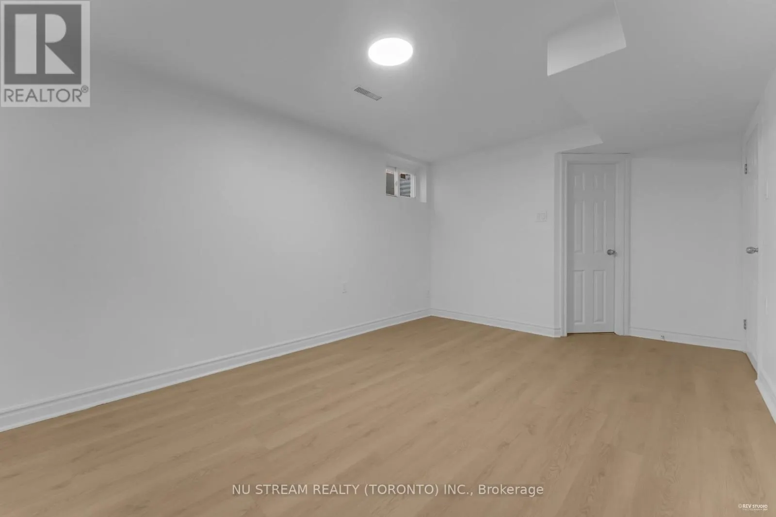 26 SILBURY DRIVE