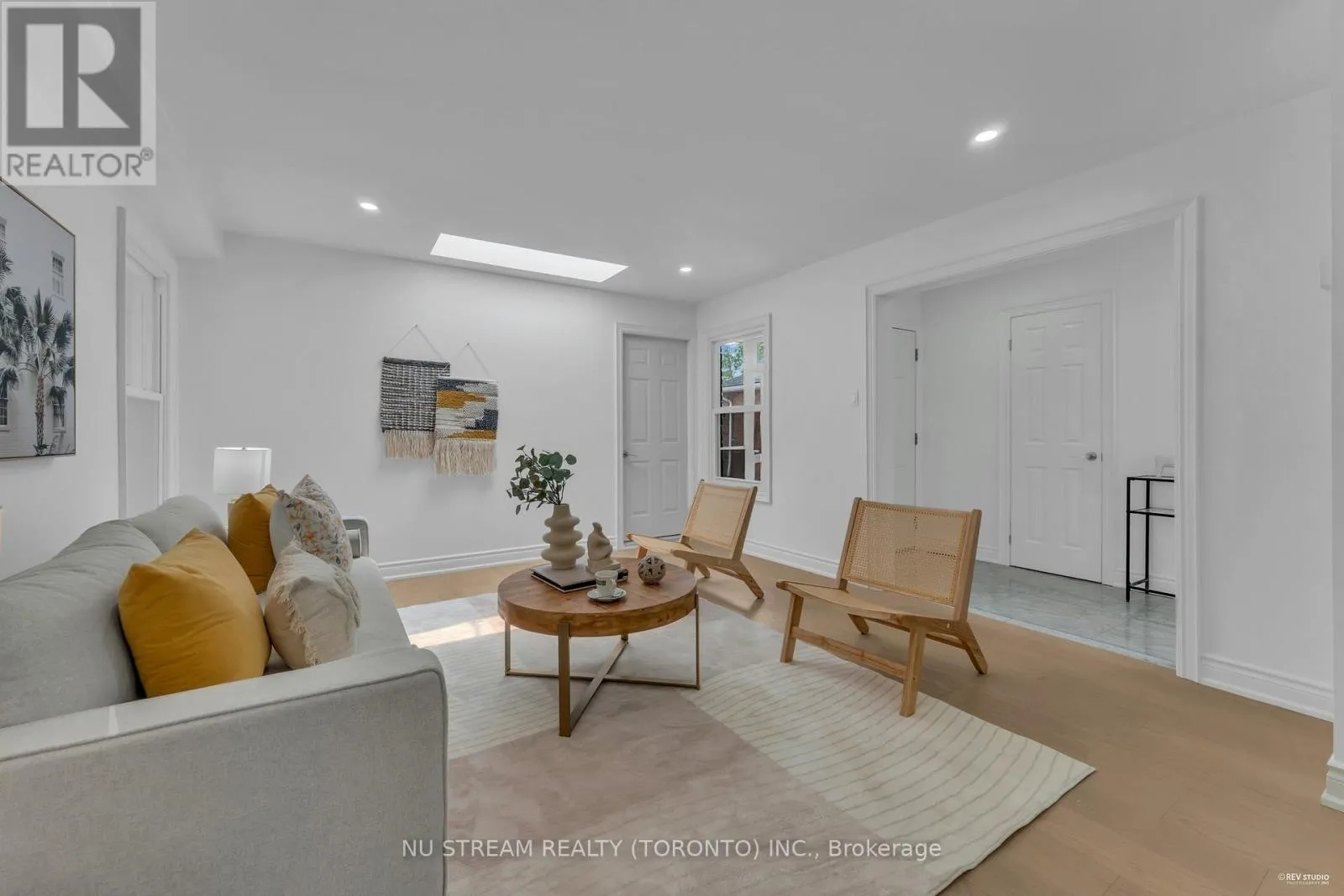 26 SILBURY DRIVE