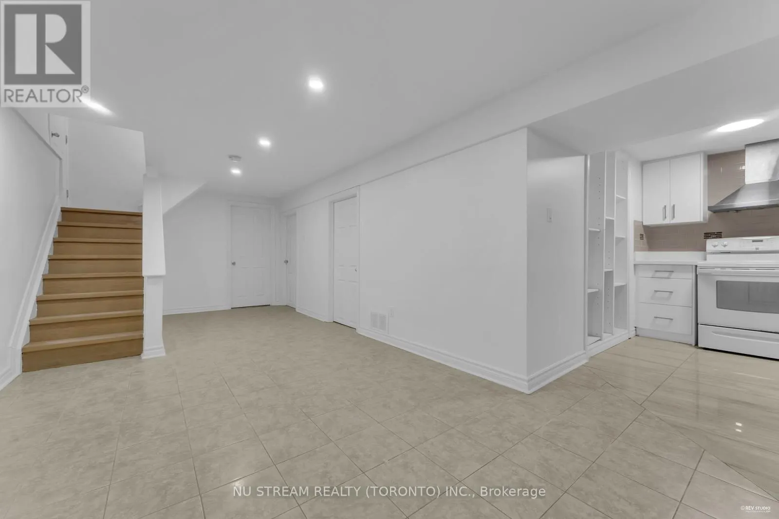26 SILBURY DRIVE
