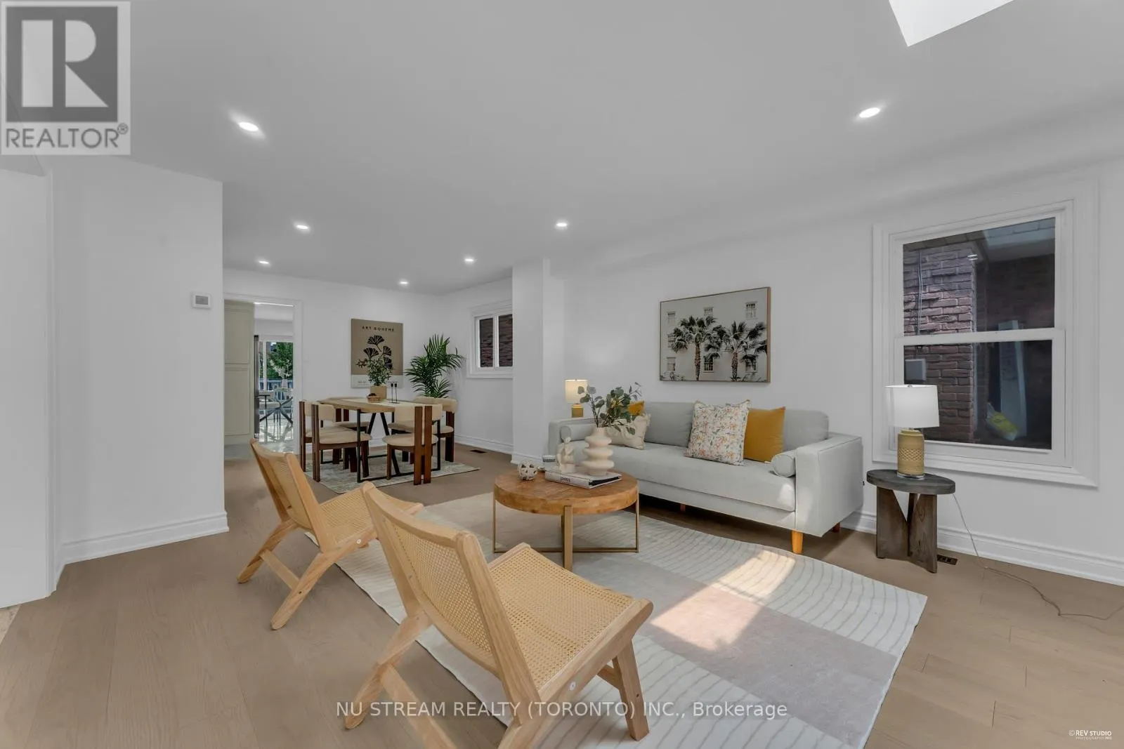 26 SILBURY DRIVE
