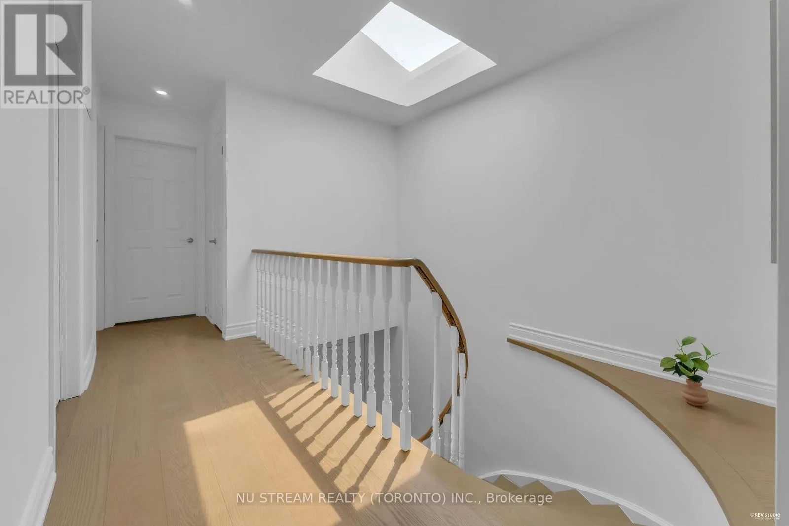 26 SILBURY DRIVE