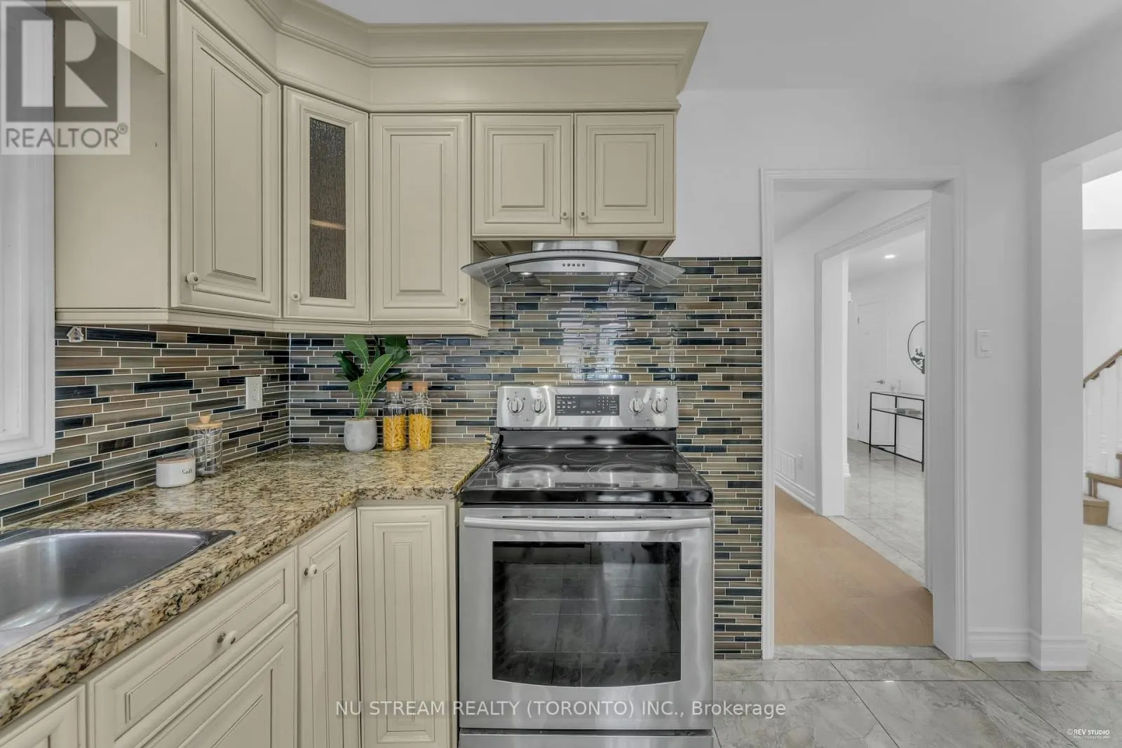26 SILBURY DRIVE
