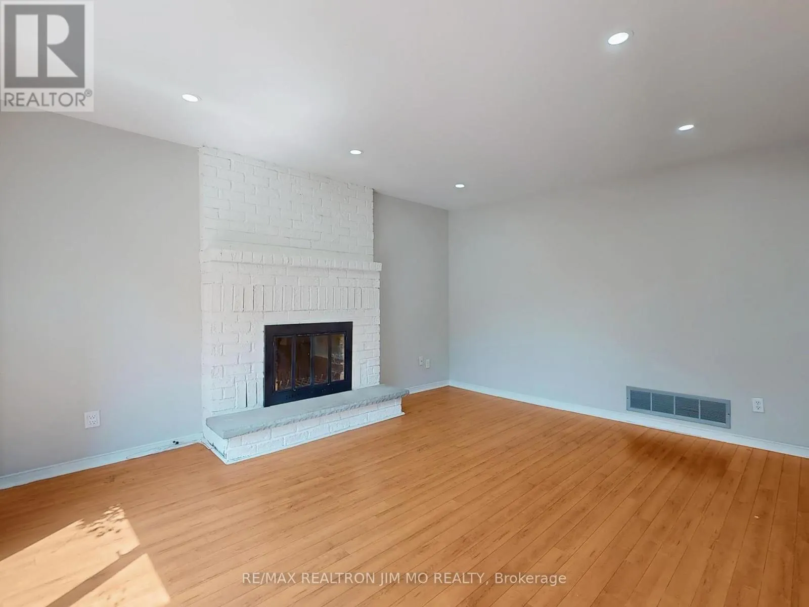 35 FLINT CRESCENT