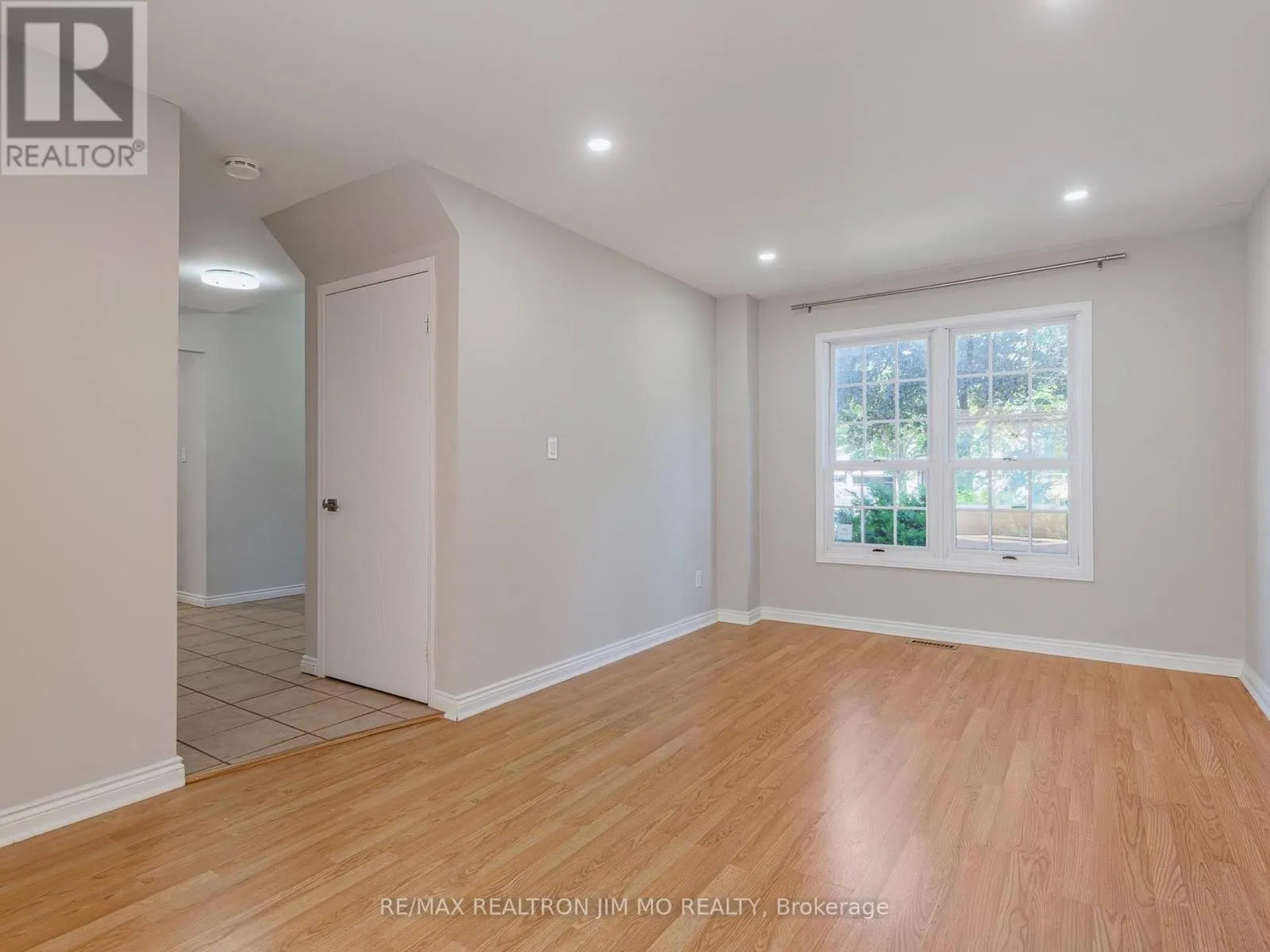 35 FLINT CRESCENT