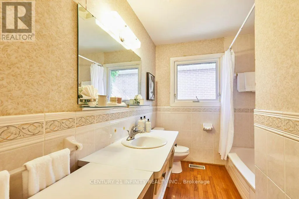 1 GOODLAND GATE