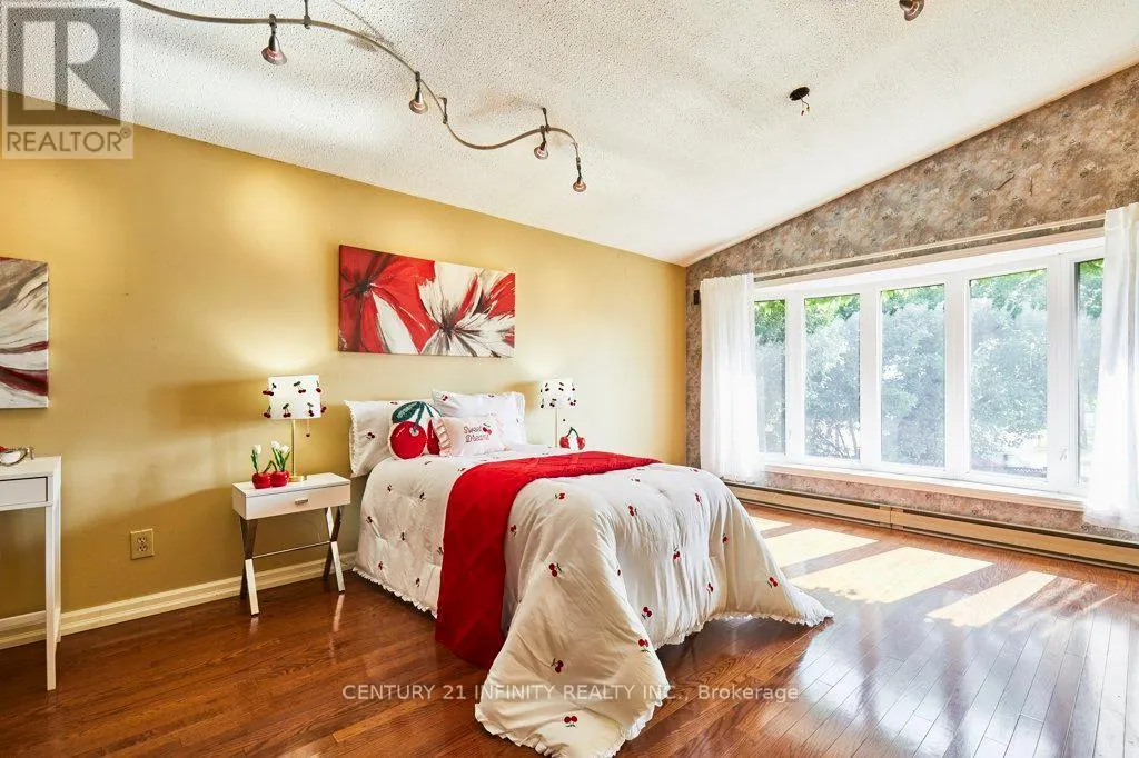 1 GOODLAND GATE
