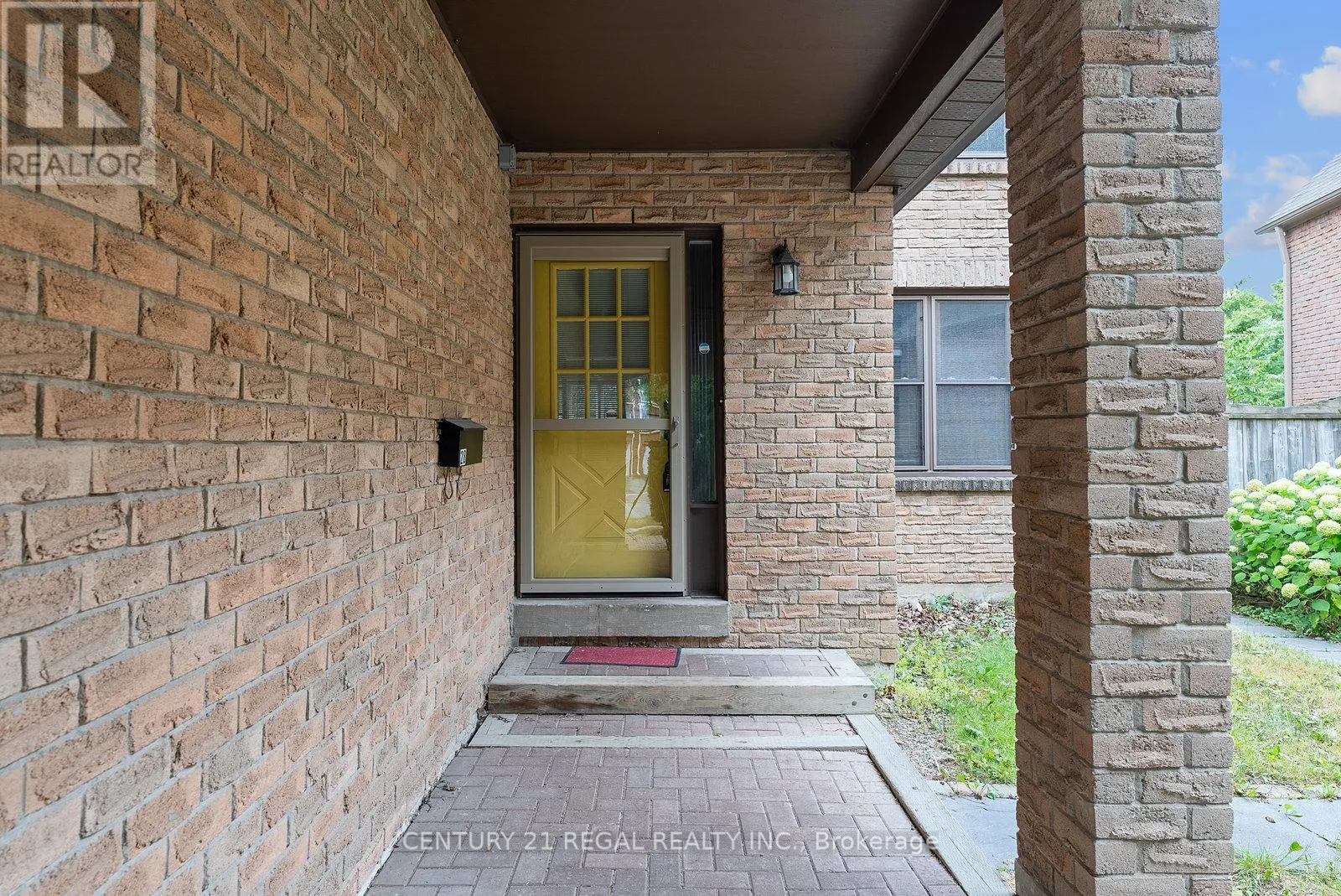 28 ECCLESFIELD DRIVE