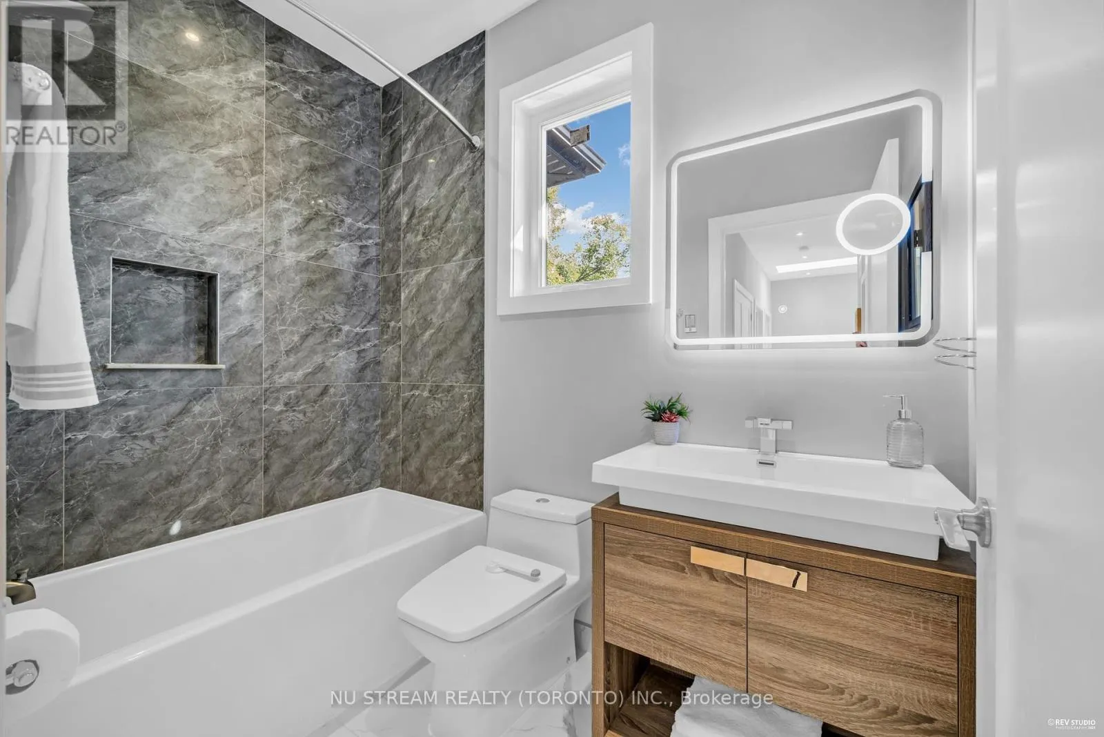 4 WESTBOURNE AVENUE