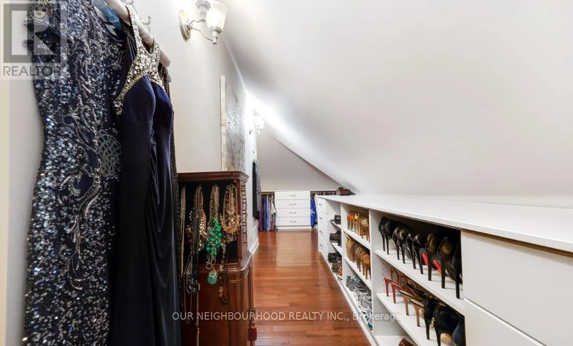 305 TRENT STREET W