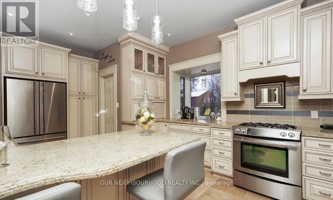 305 TRENT STREET W
