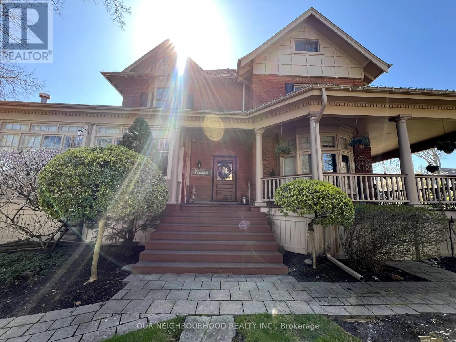 305 TRENT STREET W