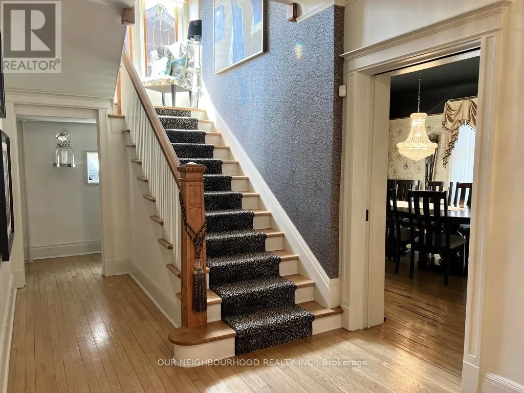 305 TRENT STREET W