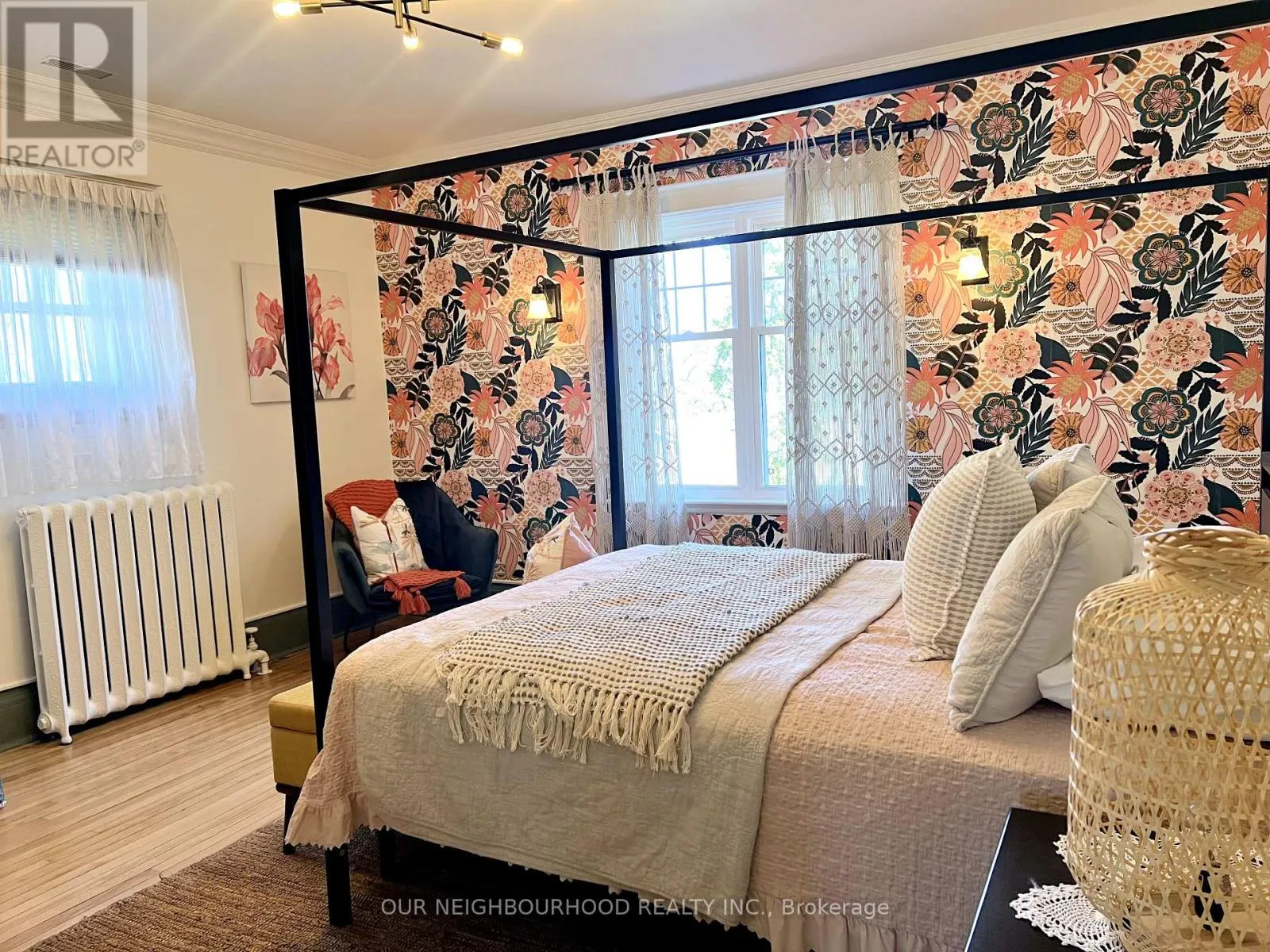 305 TRENT STREET W
