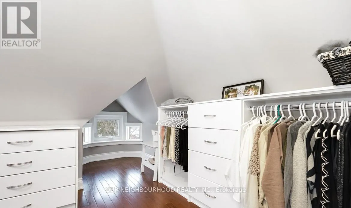 305 TRENT STREET W