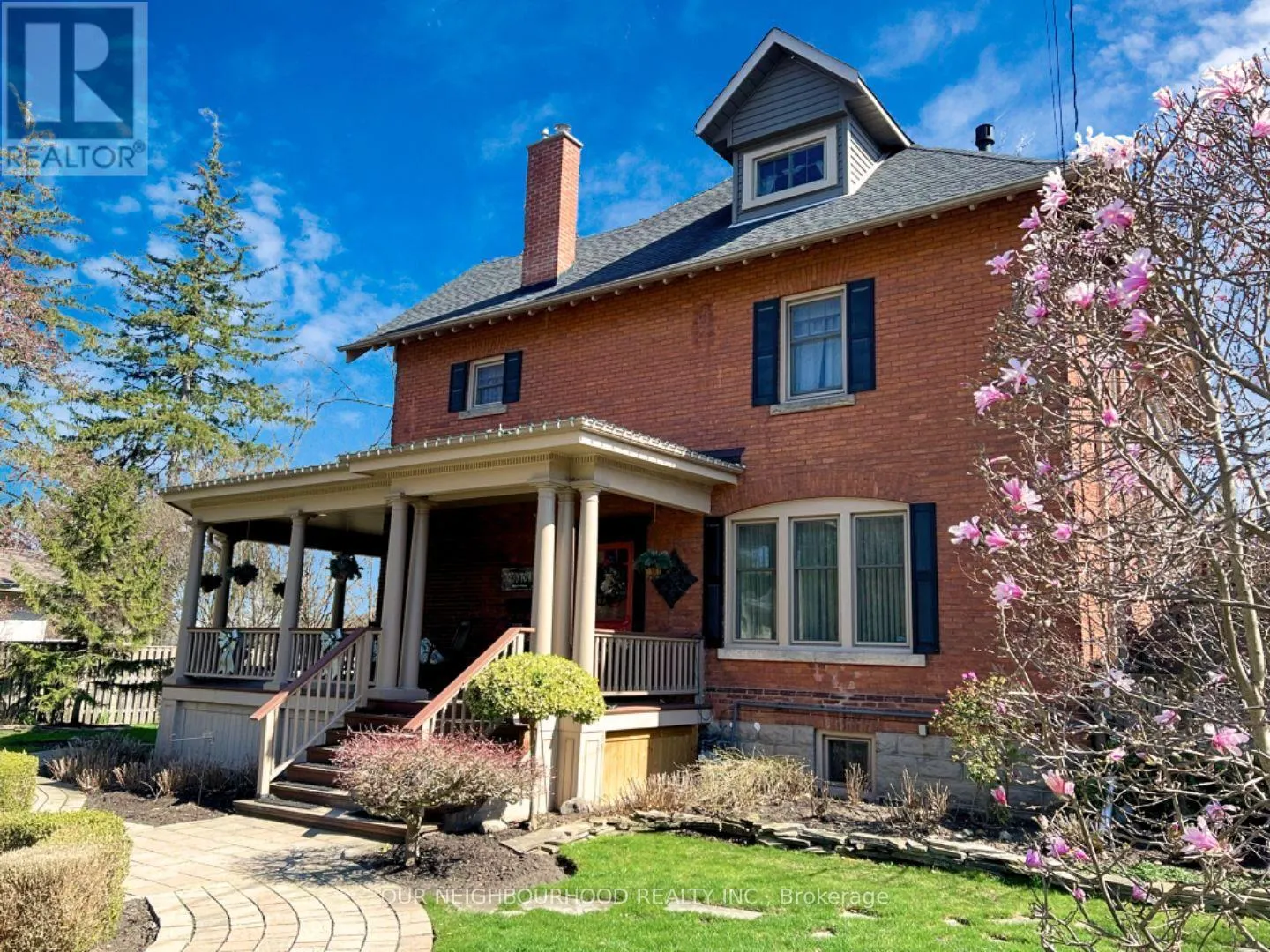 305 TRENT STREET W