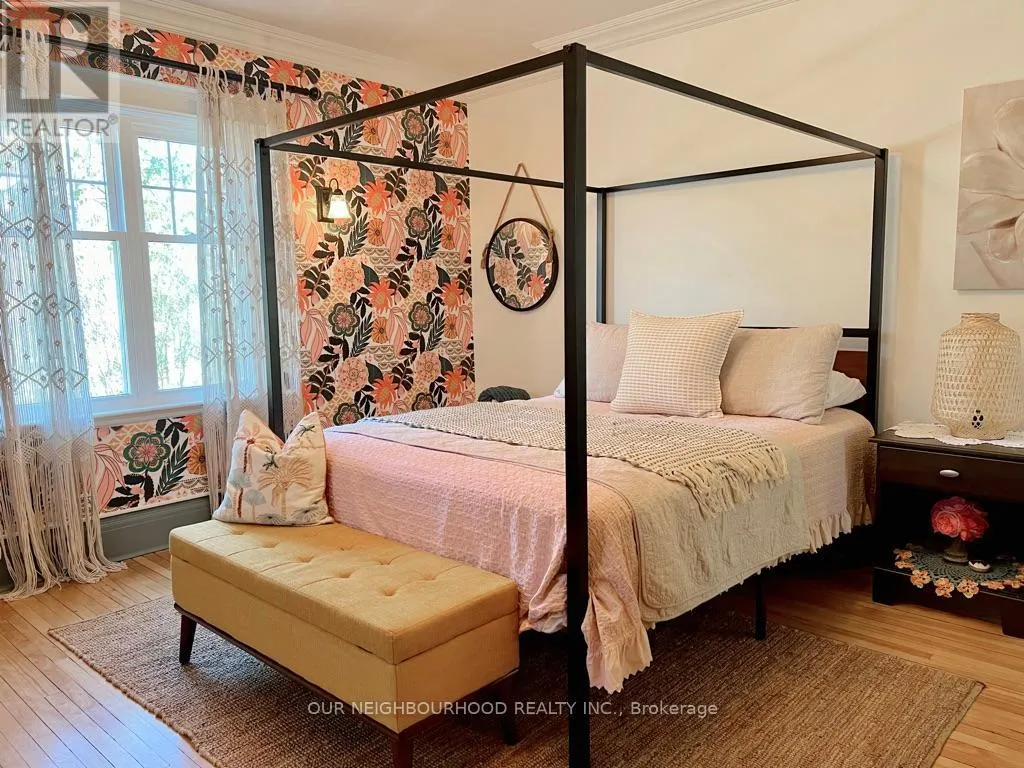 305 TRENT STREET W