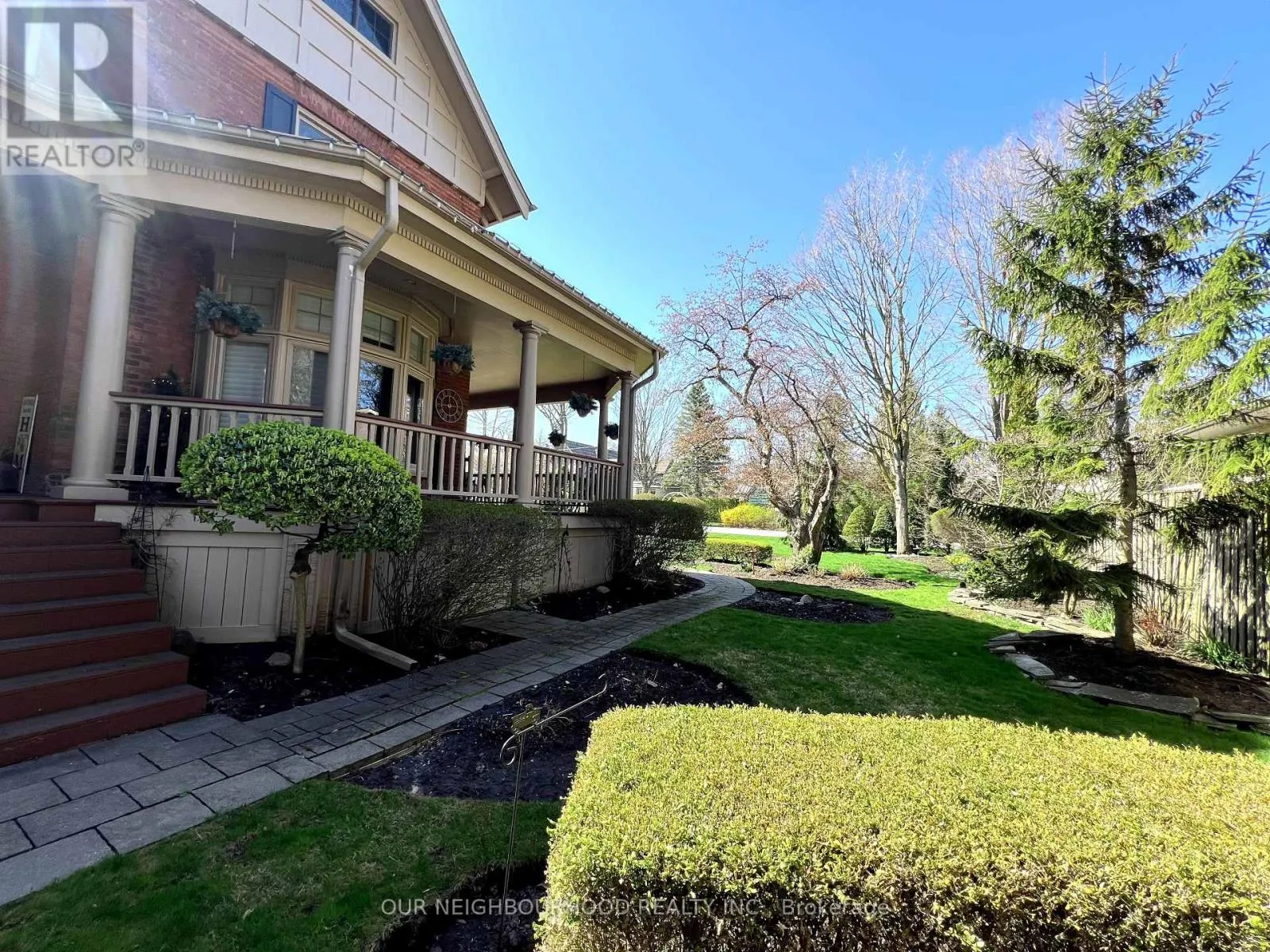 305 TRENT STREET W
