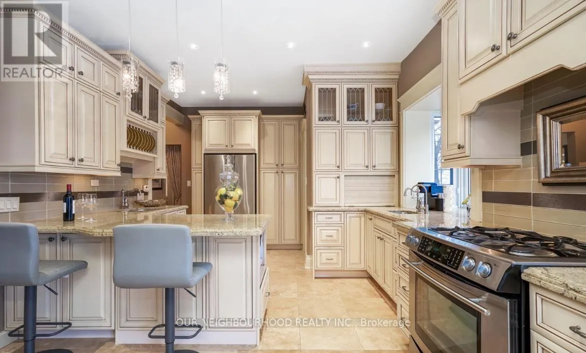 305 TRENT STREET W