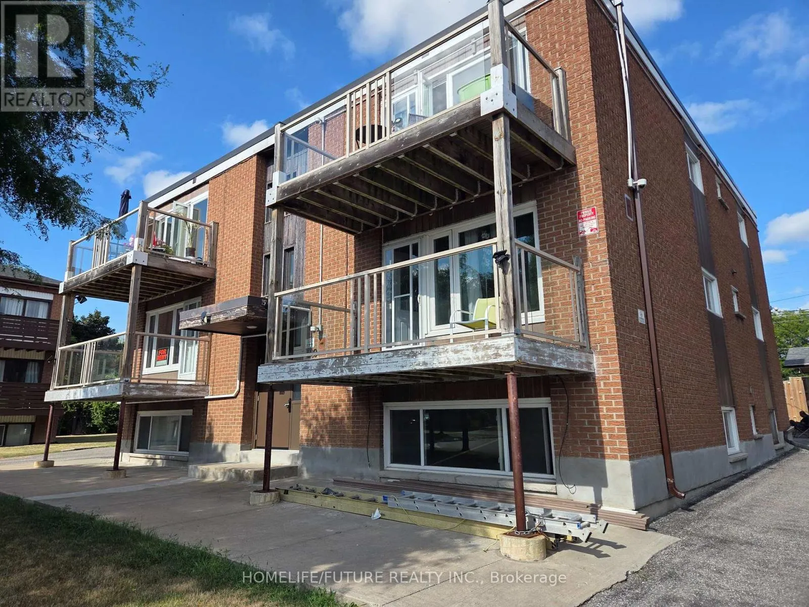 41 - 429 AUSTEN COURT