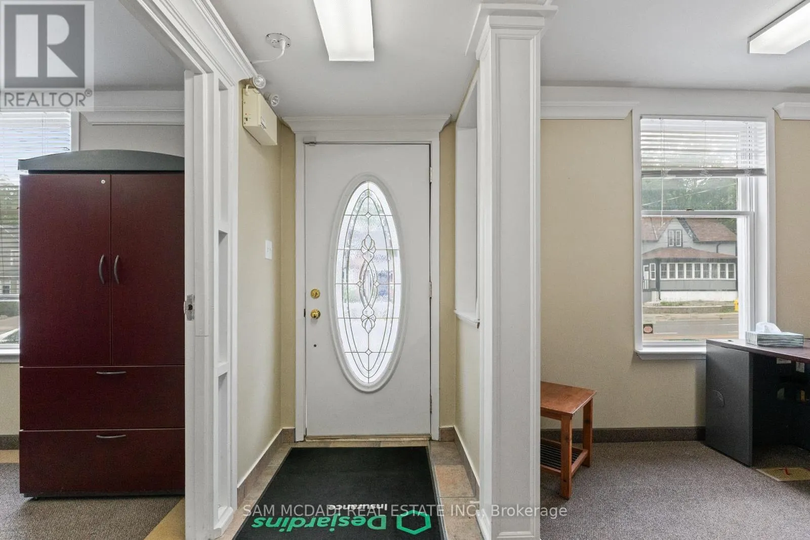 571 KINGSTON ROAD W