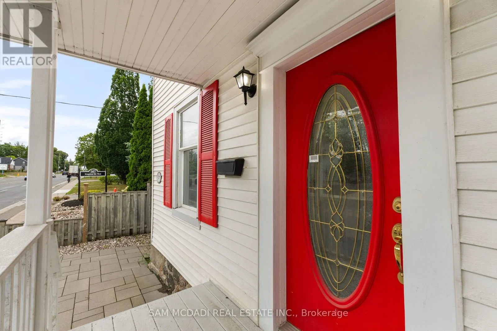 571 KINGSTON ROAD W