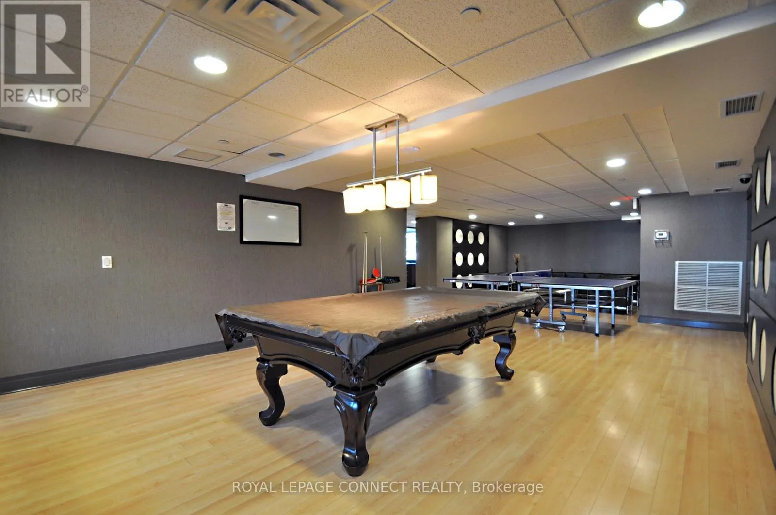 3607UPH - 190 BOROUGH DRIVE